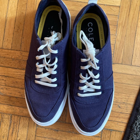 Cole Haan sneakers 8B - Picture 3 of 9